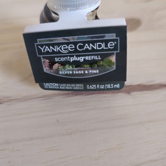 Yankee Candle New Scent Plug Refill Silver Sage & Pine .625 oz - Picture 2 of 8